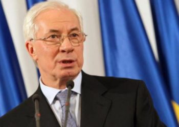 Азаров на Евро-2012 будет болеть за Украину и Россию