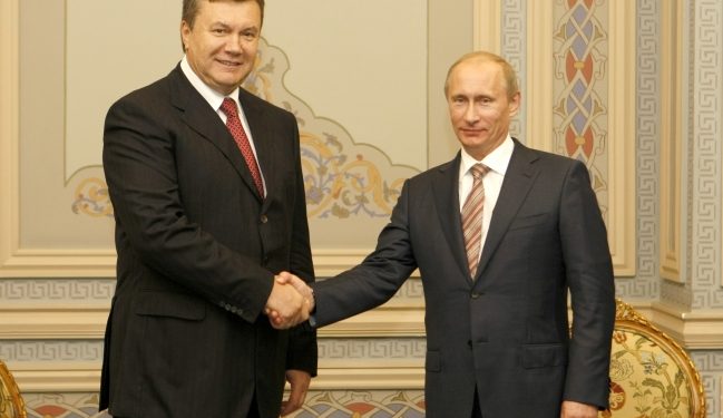 Янукович надеется, что сборная России украсит Евро-2012
