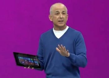 Новий пристрій Microsoft «завис» прямо під час презентації