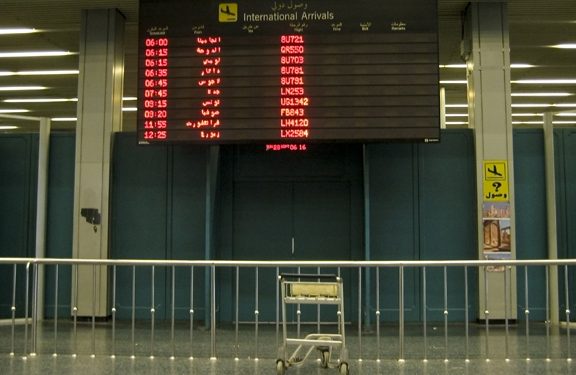 Аэропорт в Триполи захватили вооруженные боевики