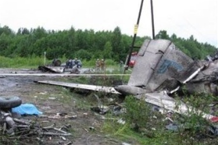 Погибших в авиакатастрофе Ту-134 почтили минутой молчания
