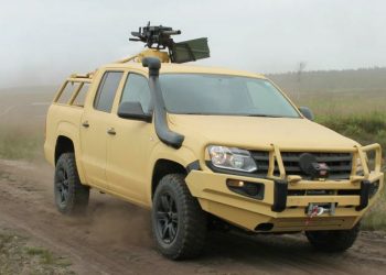 З Volkswagen Amarok зробили військову машину