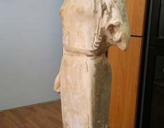 В загоне для коз черные археологи хранили античную статую