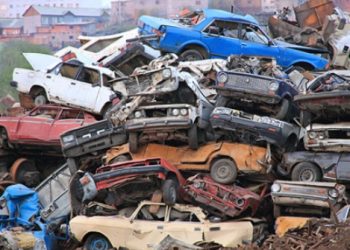 Українці зможуть здавати старі машини на металобрухт і отримувати нові