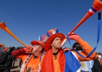 Бельгійські футбольні фанати виставили себе на торги