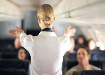 Пасажирок в декольте не пускають на борт літаків