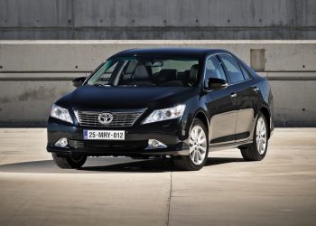 Toyota запропонувала бюджетний варіант свого седана Camry