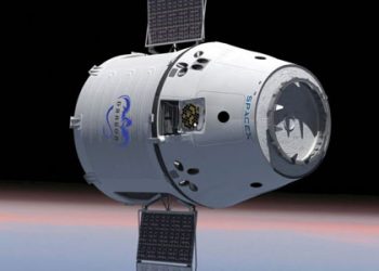 Приватний космічний корабель Dragon можуть відправити в «тур» по США