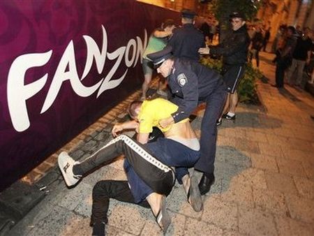 Во Львове подрались российские и украинские фанаты