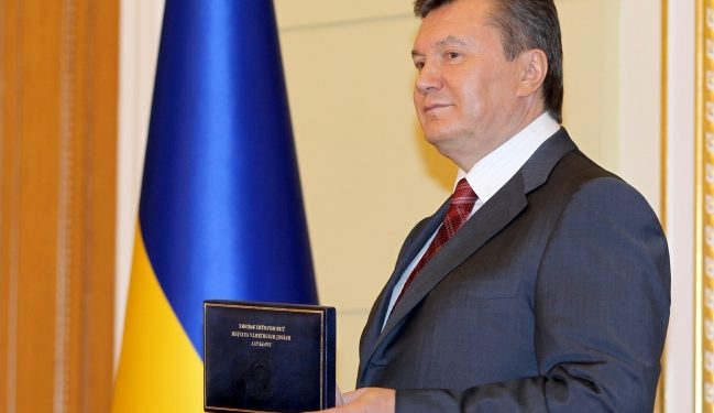 Молодым ученым вручены президентские гранты