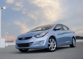 Hyundai видовжить свій седан Elantra
