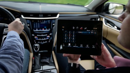У комплектацію Cadillac XTS 2013 додано iPad