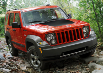 Alfa Romeo проводить випробування прототипу, який приховує основи нового Jeep Liberty