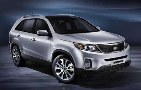 Оновлена Kia Sorento демонструє себе у всій красі
