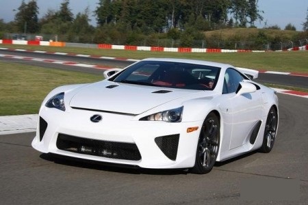 Незважаючи на високу ціну, лише 10 Lexus LF-A залишилися в продажу