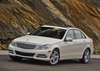 Новий Mercedes C300 отримає більше потужності