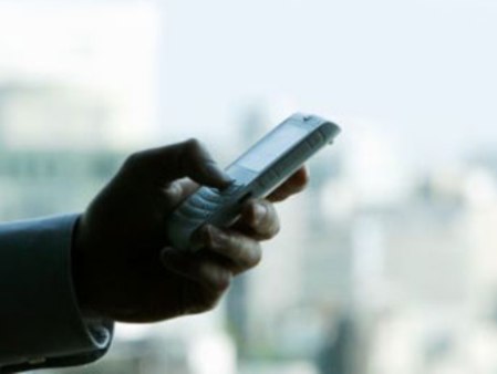 Світовий ринок мобільних телефонів переживає застій, - IDC