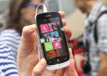 Nokia Lumia 610 з 256 МБ оперативної пам'яті не підтримує Skype, Tango, Angry Birds і PES 2012