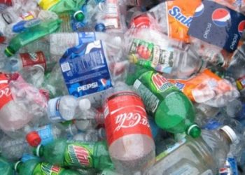 Пластикові пляшки - зручність чи прихована загроза?