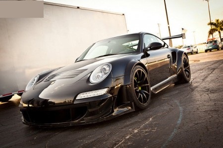 Ательє Champion Motorsport показало Porsche 911 RSR