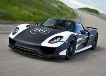 Гібридний суперкар Porsche 918 Spyder скоро надійде у продаж