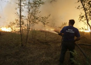 Отряд из 80 парашютистов-десантников прибыл в Туву для тушения пожаров