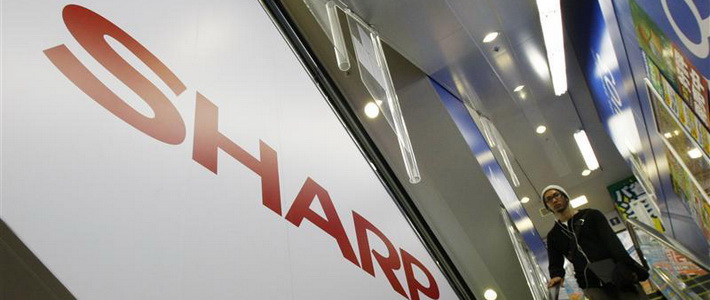Sharp показала перший у світі смартфон з вбудованим дозиметром