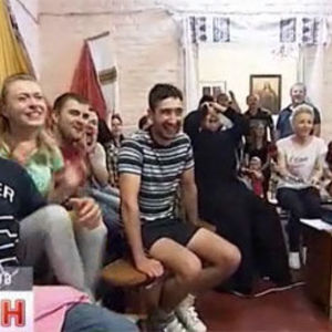 В помещении церкви открыли фан-зону