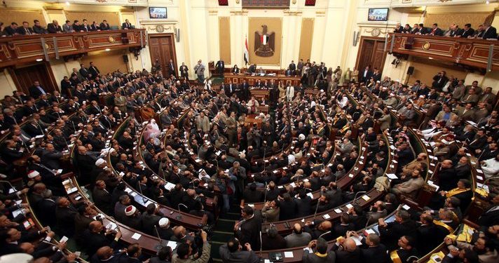 Египетский парламент утратил полномочия