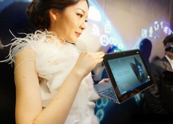 ASUS показала гібридний лептоп Taichi з двома екранами