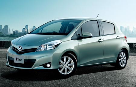 Toyota Yaris Hybrid 2012