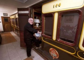Британський пенсіонер побудував будинок навколо 130-річного вагона