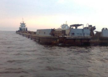 Два грузовых судна столкнулись на Волге в Самарской области