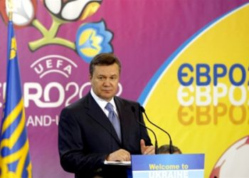 Янукович подтвердил, что приедет на открытие Евро-2012