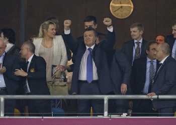 Янукович собирается на матч Украина - Англия