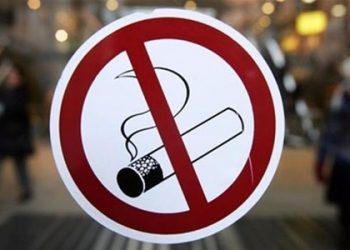 Янукович подписал закон о запрете курения в общественных местах