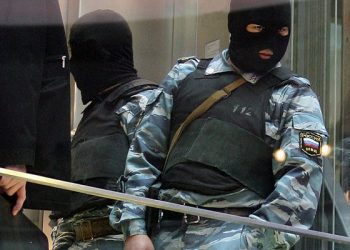 ОМОН оцепил здание фонда «Роспил» Алексея Навального