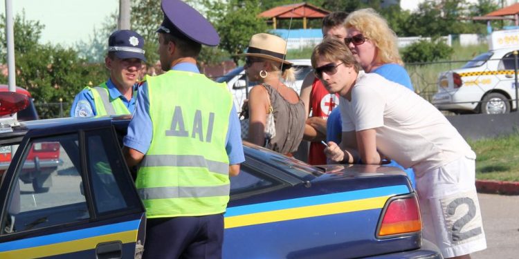 «Ауди» певицы Алены Свиридовой в Крыму протаранило «Жигули»