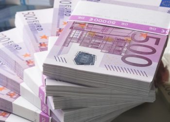 Обыск у Собчак: оперативники нашли 1,5 миллиона евро