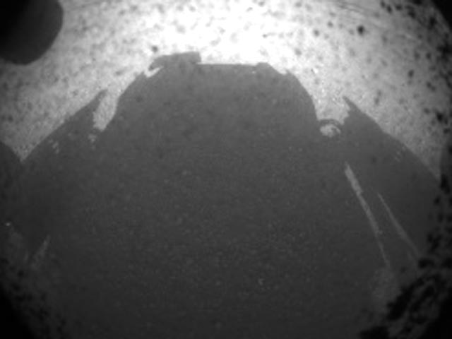 Марсоход Curiosity прислал первые фотографии Марса - Світ24