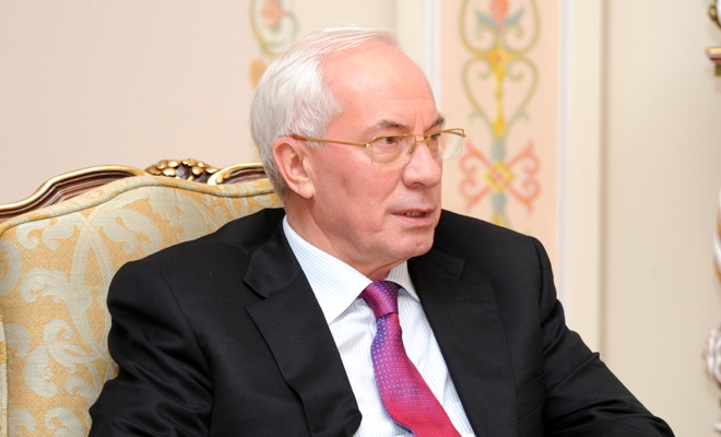 Азарову не понравилась дорога, по которой его везли в Кривой Рог - Світ24