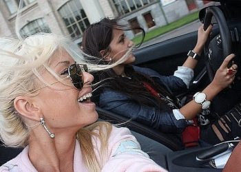 Топ 5 найпоширеніших страхів жінок за кермом