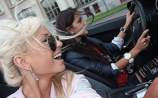 Топ 5 найпоширеніших страхів жінок за кермом