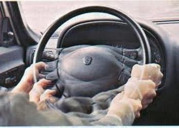 Почему вибрирует руль и как устранить вибрацию