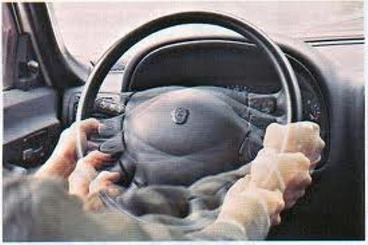 Почему вибрирует руль и как устранить вибрацию