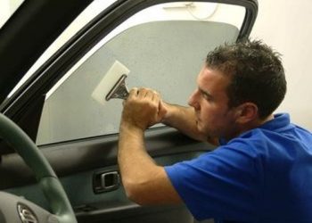 Как самостоятельно затонировать стекла в машине