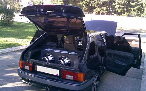 Як правильно побудувати аудіосистему в автомобілі