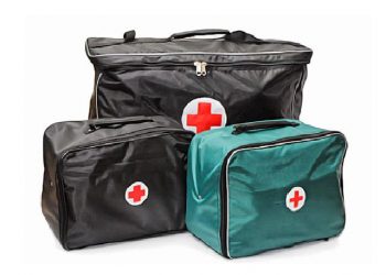 Що повинно бути в автомобільній медаптечці і як це може бути застосовано