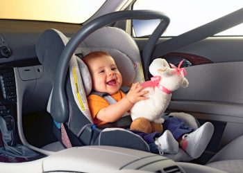 Правила транспортування дитини в автомобілі