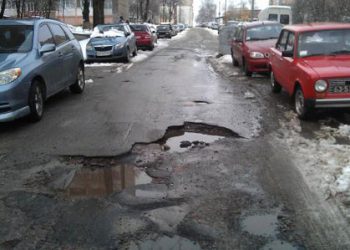 Як їздити по поганих дорогах, щоб не «вбити» машину